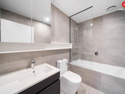 301 / 8 General Boulevard, Edmondson Park