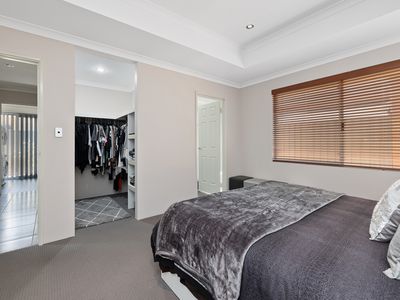 7 / 22 Whittaker Turn, Piara Waters