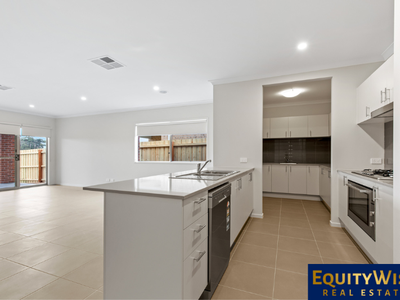 6 Communal Road, Wyndham Vale
