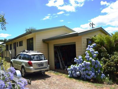 13 Wonnangatta Avenue , Tawonga South
