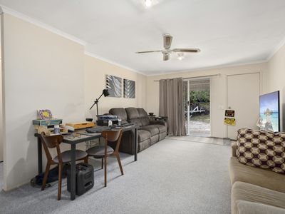 12 / 16 Hollywood Place, Oxenford
