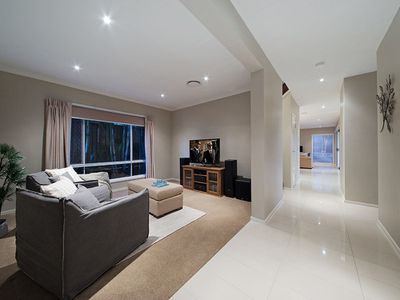 72 Rowland Ave, Wakerley