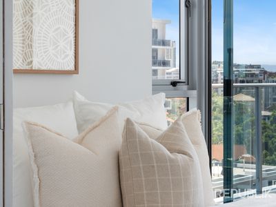 1101 / 4 Como Crescent, Southport