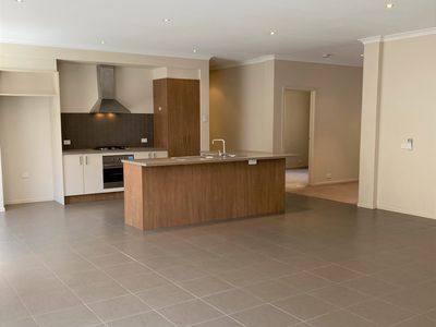 18 Middlesborough Dr, Craigieburn