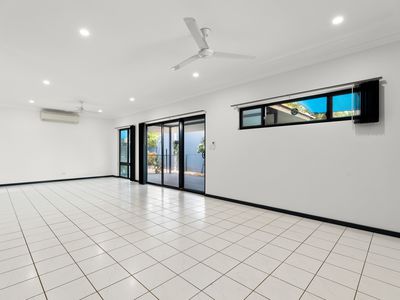 16 Anea Brace, Bilingurr