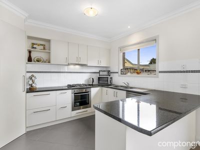 1 / 96 Roslyn Road, Belmont