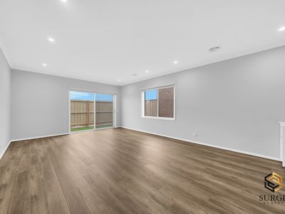 14 Petunia Crescent, Armstrong Creek