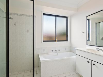 6 Ashbury Avenue, Horsley
