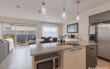 5 Leeson Street, Officer South