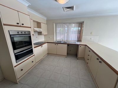 4 Aintree Close, Casula