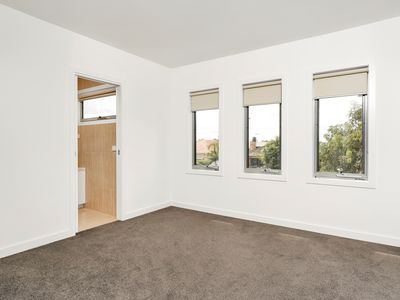 1 / 11 Cooper Ave, Altona North