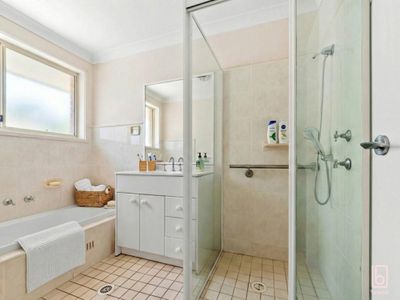 2 Elder Close, Kanwal