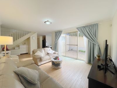 19B Peppering Way, Westminster