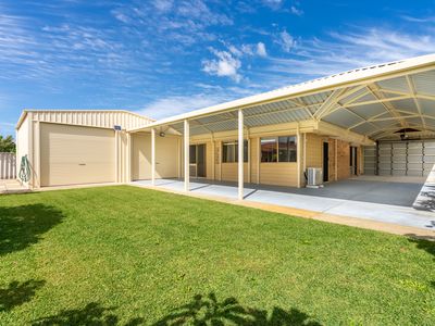 594 Safety Bay Rd, Waikiki