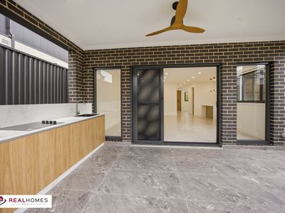 7 Edgewater Drive, Glenmore Park
