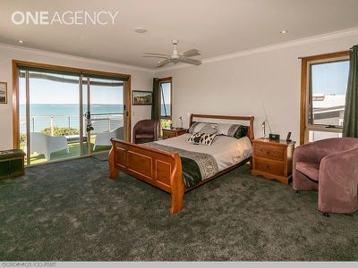 11 Ariadne Street, River Heads