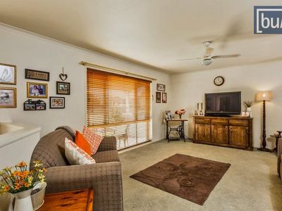 2 Pell St, Howlong
