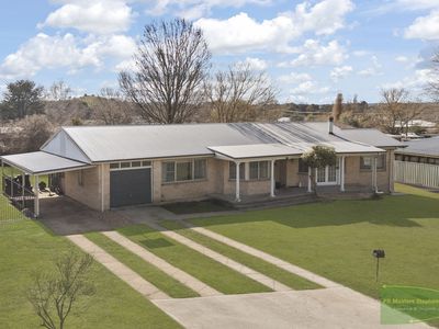 8 Rowlands Street, Blayney