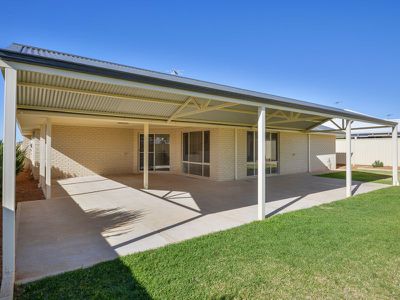 2 Matthews Way, Somerville