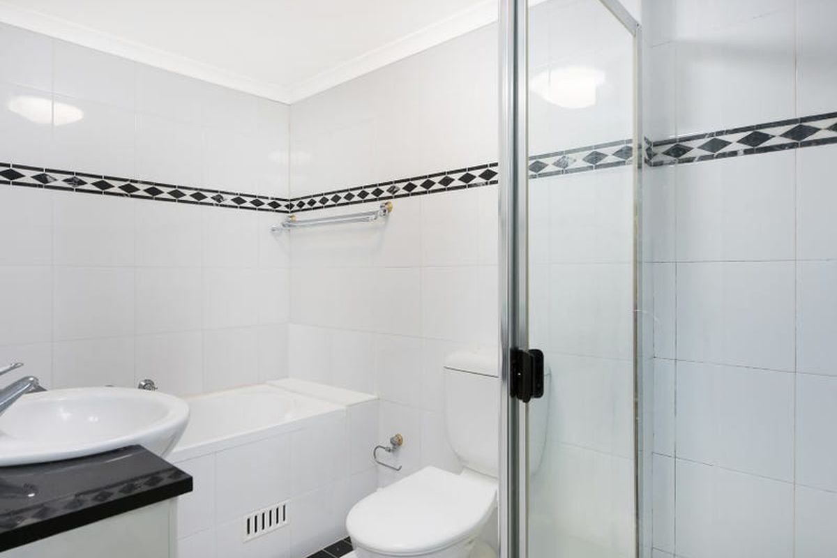 1 / 5-7 Beresford Road, Strathfield