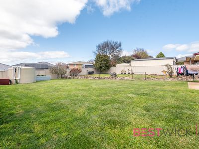 5 Piggott Place, Blayney