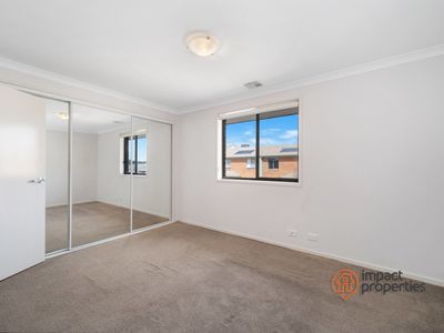 46 / 41 Lawrenson Circuit, Jacka