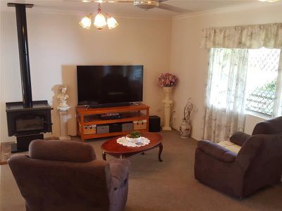 28 Crisp Close, Atherton