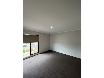 27 Erasmus Avenue, Craigieburn