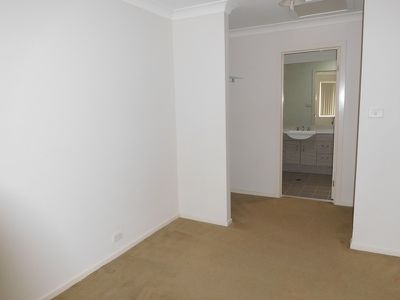 3 Hollyoake Circuit, Bardia
