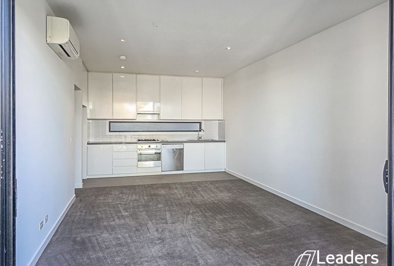 10 TEA TREE LANE, Burwood