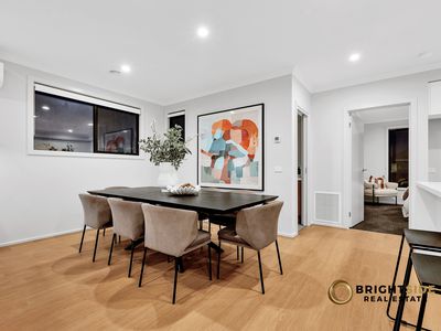 19  Locanda Walk, Clyde North