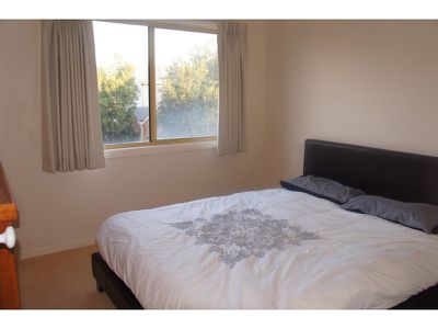 4 / 16 McTavish Boulevard, Horsham