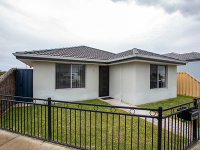 32 Arrowsmith Drive, Dalyellup