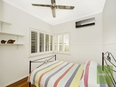 22 Ralston Street, West End