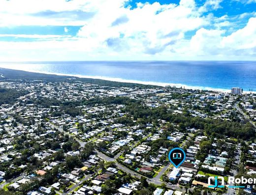 Townhouse in the heart of Coolum Beach image 17 Townhouse in the heart of Coolum Beach image 17