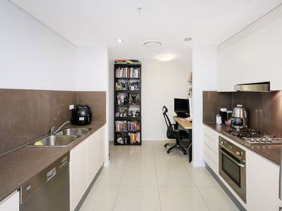 B808 / 25 John Street, Mascot