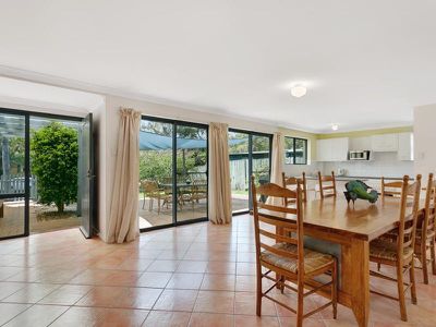 1 / 4 Kikarra Crescent, Hawks Nest