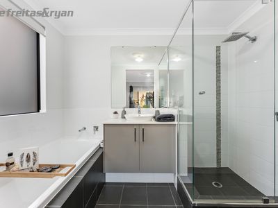 19 Ametrine Street, Treeby