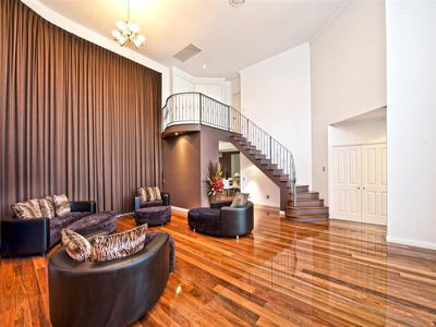 60 Edinburgh Road, Benowa