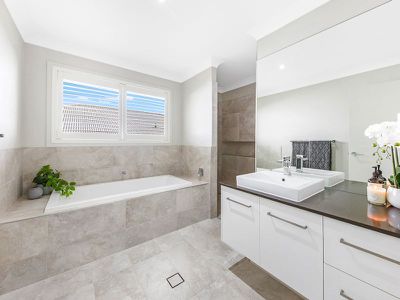 17 Jindalba Drive, Coomera