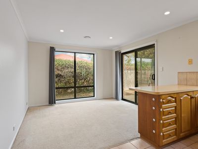 2 / 9 Jupiter Court, Prospect Vale