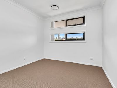 1 / 33 Canal, Leppington