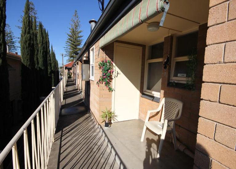 12 / 4 Dunbar Terrace, Glenelg East