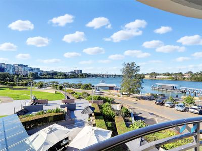 3 / 2 Bay Drive Meadowbank, Meadowbank