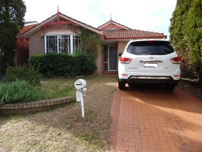 7 Kitchener Court, Holsworthy