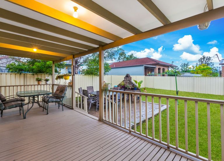 2 McLaren St, Carramar