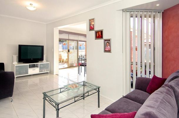 8 Manningtree Parade, Craigieburn