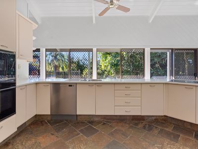 20 Condamine Crescent, Helensvale