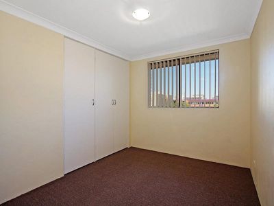 9 / 2 Hinton Street, Wollongong