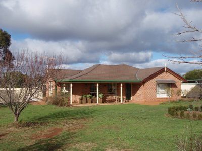 4R Debeaufort Drive, Dubbo
